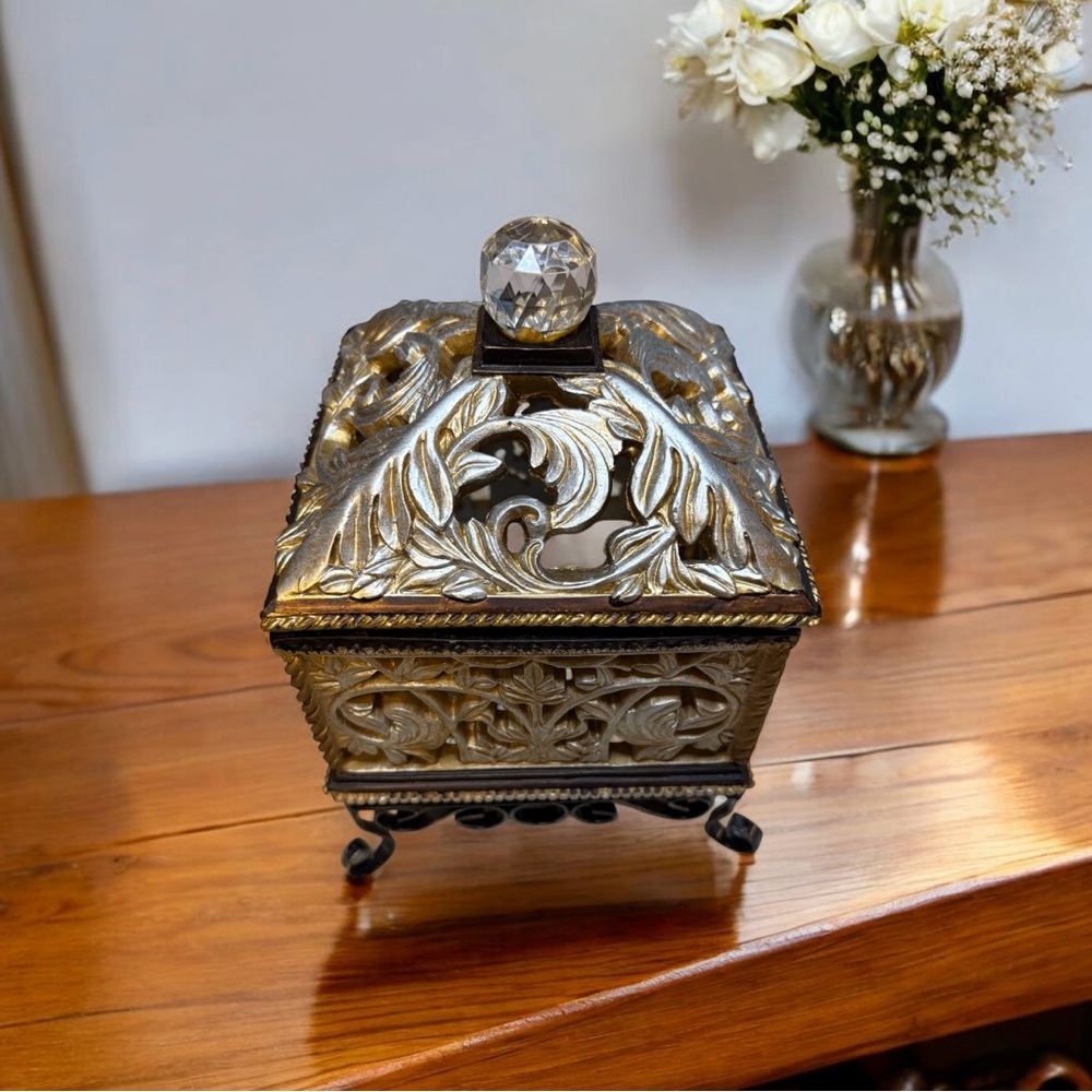 Vintage Resin Ornate Jewelry Trinket Box With A Pedestal - Picture 3 of 10